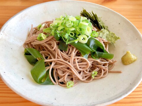 まだまだ暑い‼️☆わかめ蕎麦